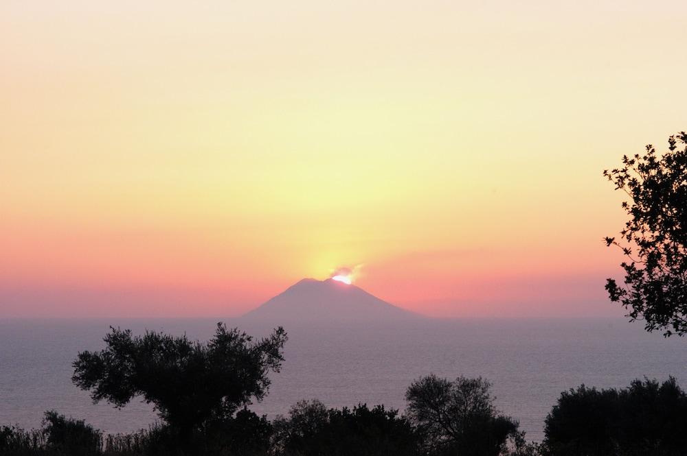 Agriturismo Ninea Ricadi Dış mekan fotoğraf